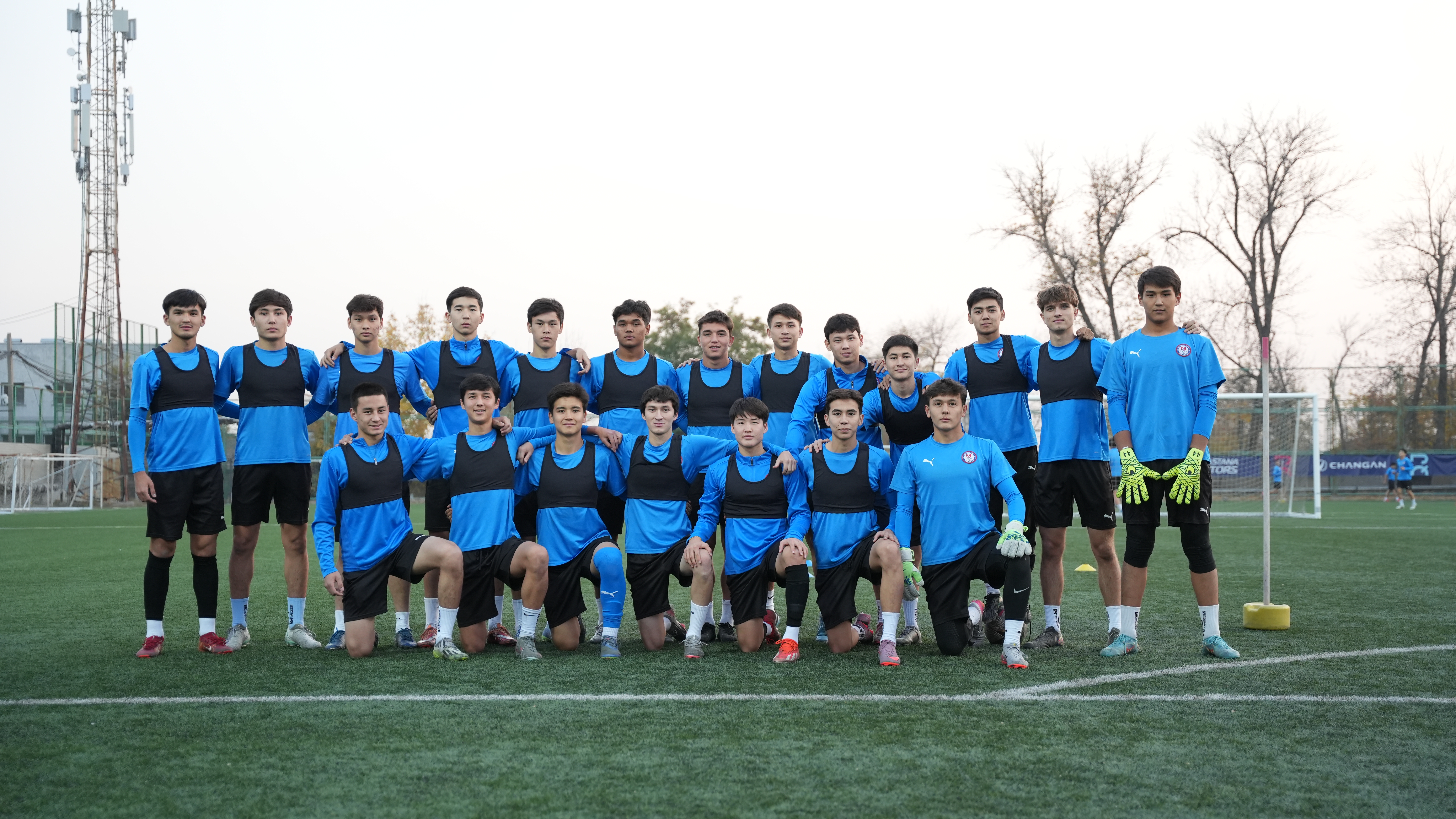 «Ордабасы» академиясының үш командасына спорттық бақылау құрылғылары табысталды.